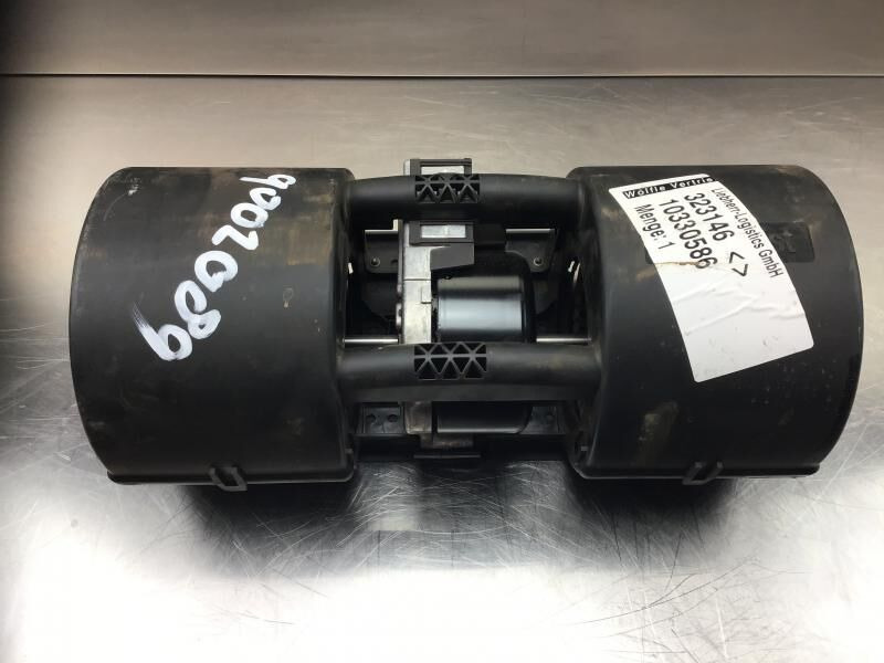 Liebherr R946 LC / R946 NLC / R956 / R976 / R926 LC / R920 / R920 LC - Innenraumgebläse: das Bild 2 Liebherr R946 LC / R946 NLC / R956 / R976 / R926 LC / R920 / R920 LC - Innenraumgebläse: das Bild 2