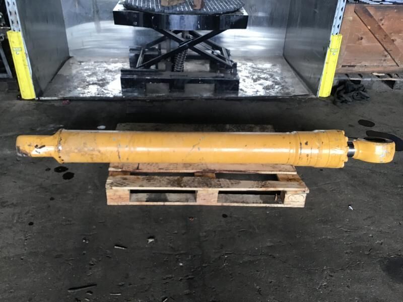 Liebherr R974B / R974C / R974 - Hydraulikzylinder: das Bild 1 Liebherr R974B / R974C / R974 - Hydraulikzylinder: das Bild 1