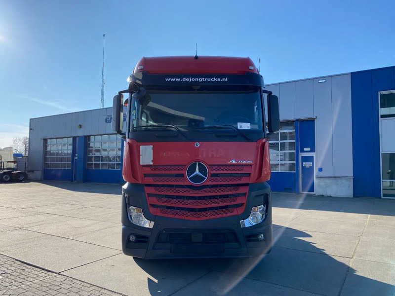 Mercedes-Benz Actros 1945 / StreamSpace / Hydraulic / Automatic - Sattelzugmaschine: das Bild 2 Mercedes-Benz Actros 1945 / StreamSpace / Hydraulic / Automatic - Sattelzugmaschine: das Bild 2