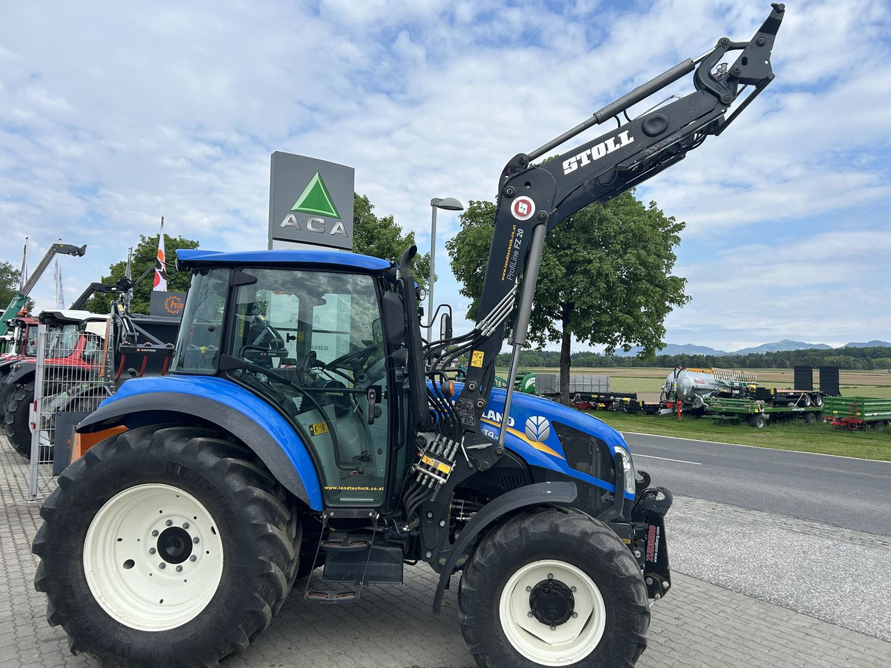 New Holland T4.105 - Traktor: das Bild 2 New Holland T4.105 - Traktor: das Bild 2