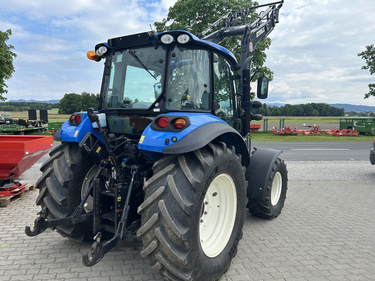 New Holland T4.105 - Traktor: das Bild 3 New Holland T4.105 - Traktor: das Bild 3