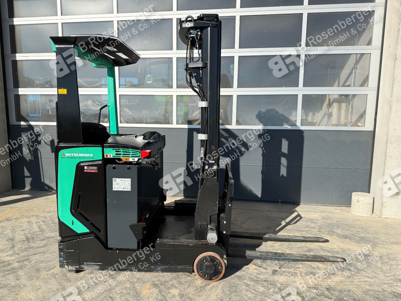 Mitsubishi RB14N2S Schubmaststapler / nur 200h/ BJ2020 - Schubmaststapler: das Bild 5 Mitsubishi RB14N2S Schubmaststapler / nur 200h/ BJ2020 - Schubmaststapler: das Bild 5