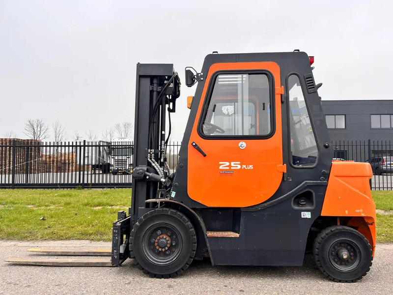 Doosan D25G PLUS - Gabelstapler: das Bild 2 Doosan D25G PLUS - Gabelstapler: das Bild 2