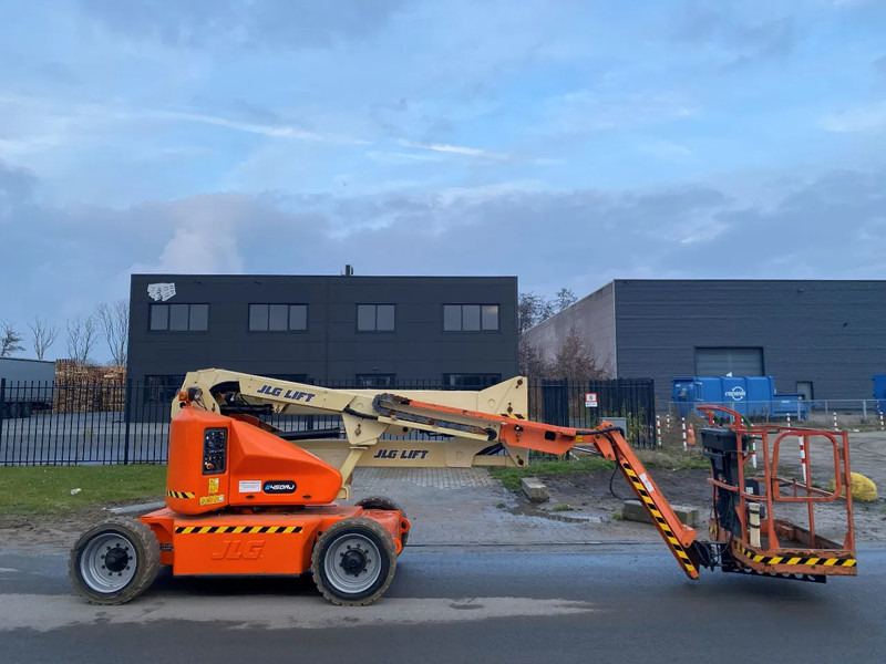 JLG E450AJ - Gelenkarmbühne: das Bild 1 JLG E450AJ - Gelenkarmbühne: das Bild 1