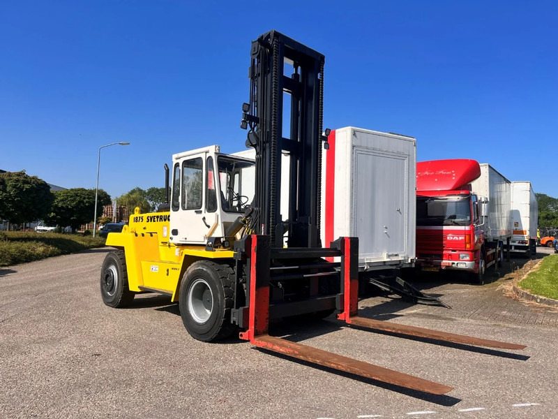 Svetruck 18 75 32 - Dieselstapler: das Bild 3 Svetruck 18 75 32 - Dieselstapler: das Bild 3
