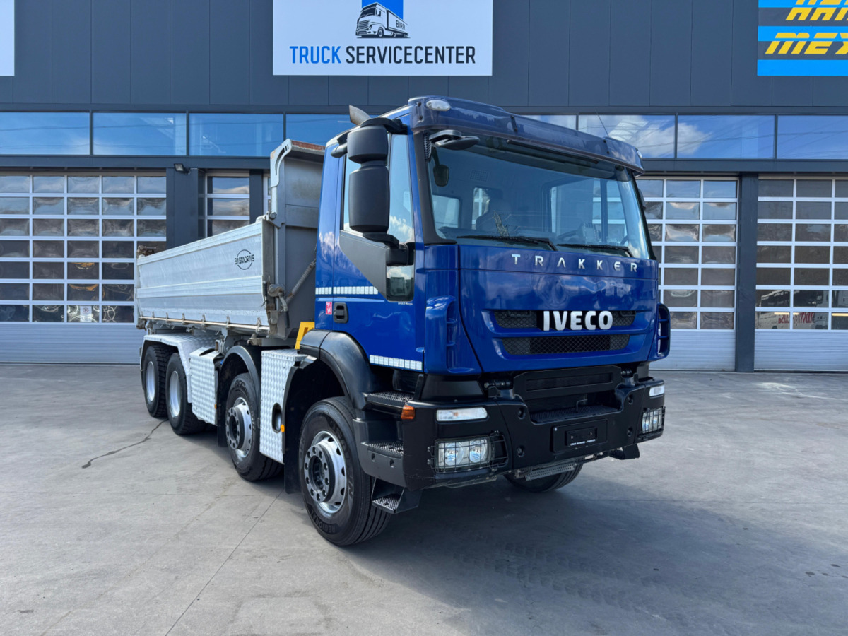 IVECO Trakker 450 8x4 3-Seitenkipper Moser - Kipper: das Bild 3 IVECO Trakker 450 8x4 3-Seitenkipper Moser - Kipper: das Bild 3