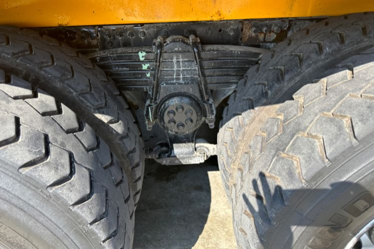 Betonpumpe MAN TGA 41.440 8x4 Hallenpumpe 31M-5: das Bild 8
