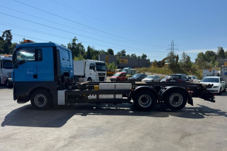 Containerwagen/ Wechselfahrgestell LKW MAN TGX 26.480 6x2 Kompressor: das Bild 8