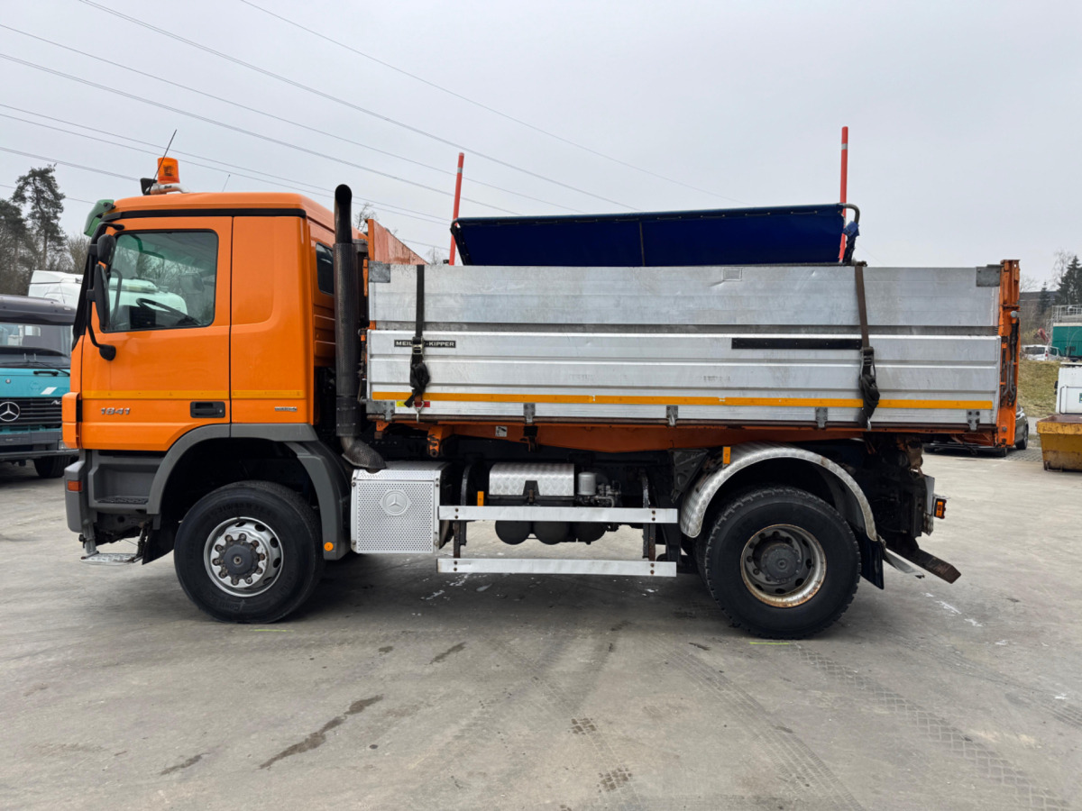Kipper MERCEDES Actros 1841 4x4 mit Schneeplfug: das Bild 9
