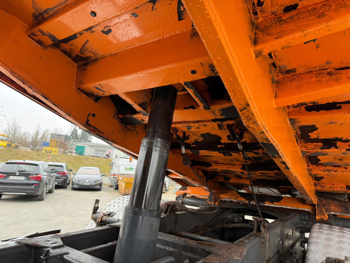 Kipper MERCEDES Actros 1841 4x4 mit Schneeplfug: das Bild 12