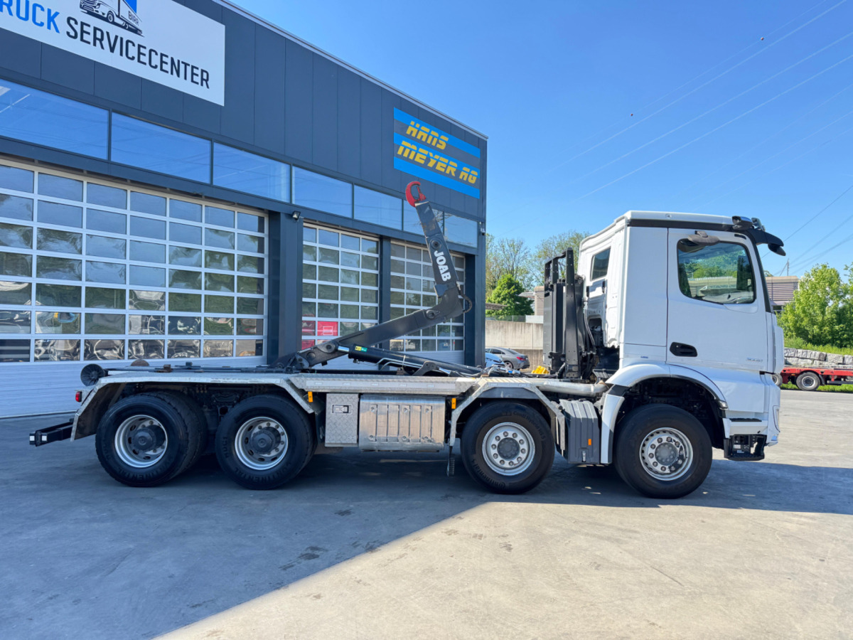 MERCEDES Arocs 3251 8x4 - Abrollkipper: das Bild 4 MERCEDES Arocs 3251 8x4 - Abrollkipper: das Bild 4