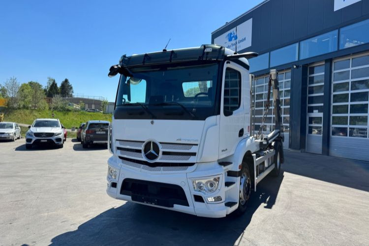 Mercedes-Benz Actros 1843 4x2 Trösch - Kipper: das Bild 1 Mercedes-Benz Actros 1843 4x2 Trösch - Kipper: das Bild 1