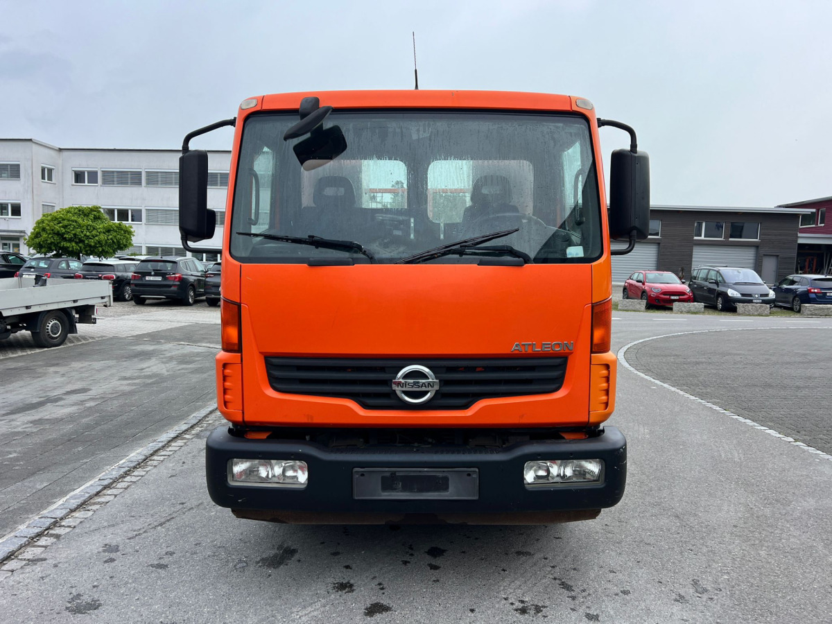 NISSAN Atleon 80.19 4x2 Hooklift - Abrollkipper: das Bild 3 NISSAN Atleon 80.19 4x2 Hooklift - Abrollkipper: das Bild 3