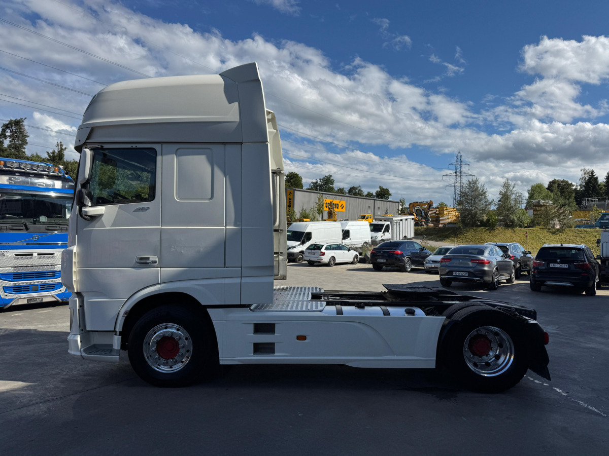Sattelzugmaschine DAF XF460 4x2: das Bild 8