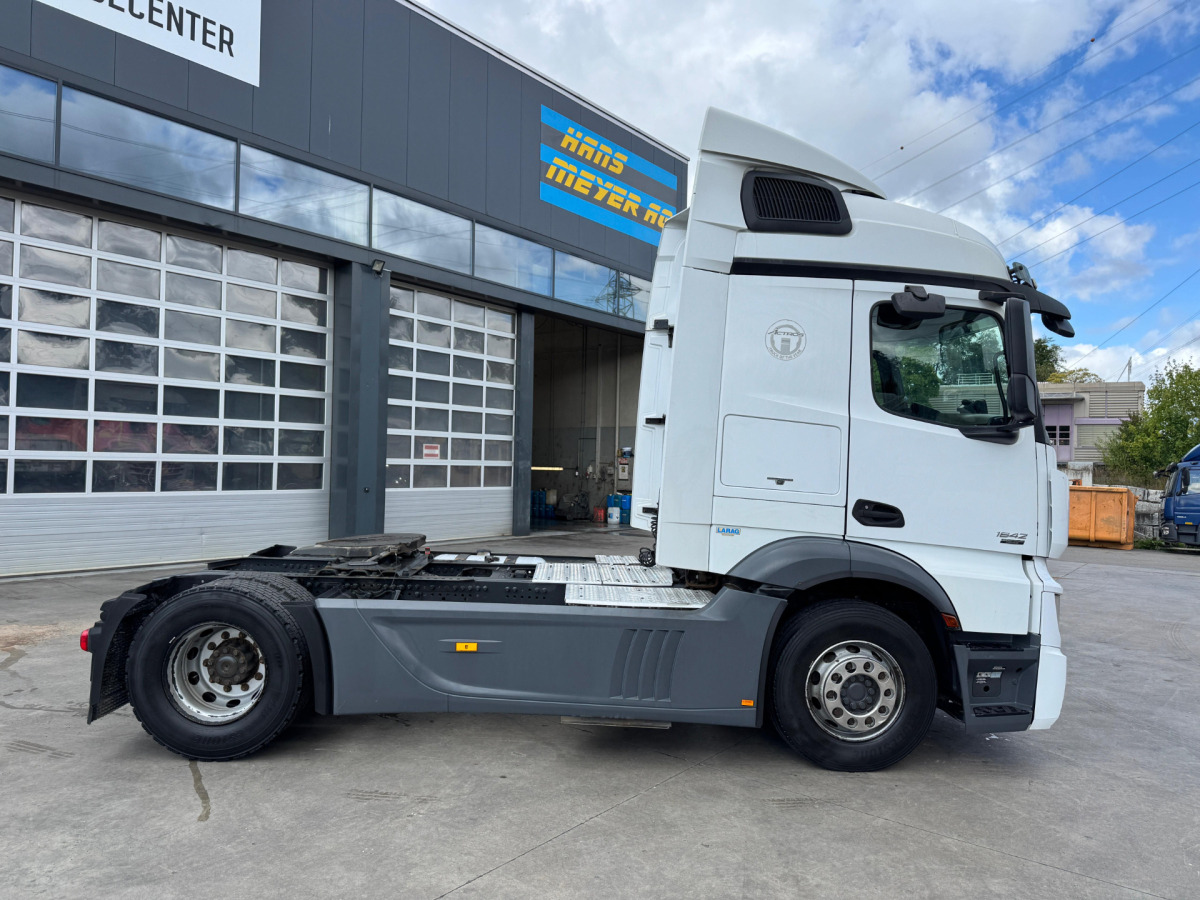 MERCEDES Actros 1842 4x2 - Sattelzugmaschine: das Bild 4 MERCEDES Actros 1842 4x2 - Sattelzugmaschine: das Bild 4
