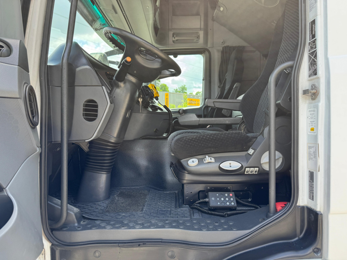 Sattelzugmaschine MERCEDES Actros 1848 4x2: das Bild 10