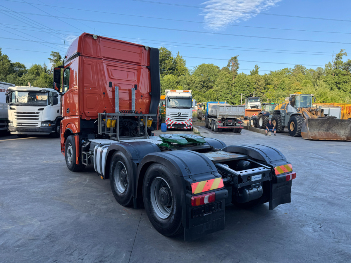 Sattelzugmaschine MERCEDES Actros 3358 6x4 120T: das Bild 7