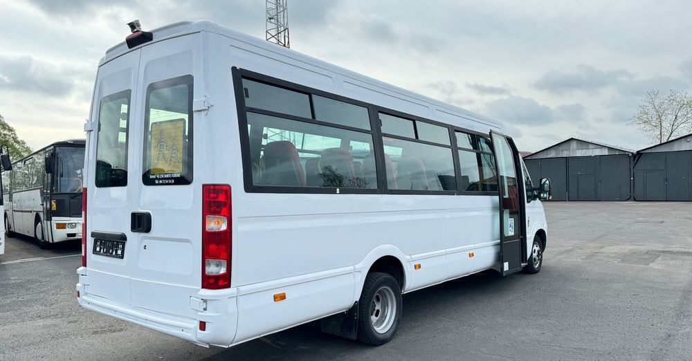 Irisbus Iveco Daily / 23 miejsca / Cena 87000 zł netto - Kleinbus, Personentransporter: das Bild 4 Irisbus Iveco Daily / 23 miejsca / Cena 87000 zł netto - Kleinbus, Personentransporter: das Bild 4