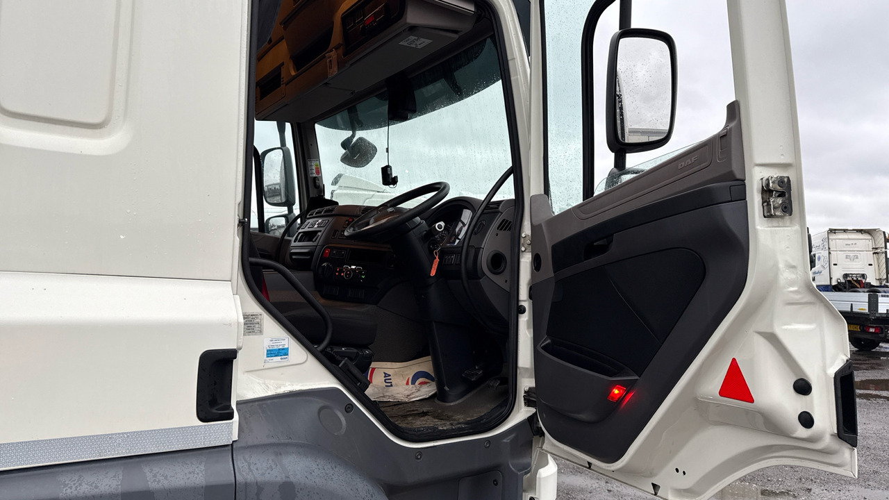 DAF CF 260 - Plane LKW: das Bild 5 DAF CF 260 - Plane LKW: das Bild 5