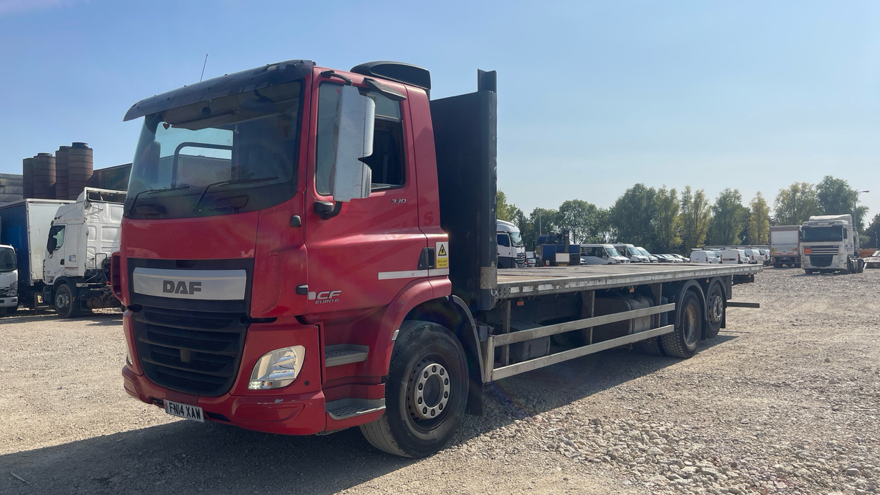 DAF CF 330 - Pritsche LKW: das Bild 2 DAF CF 330 - Pritsche LKW: das Bild 2