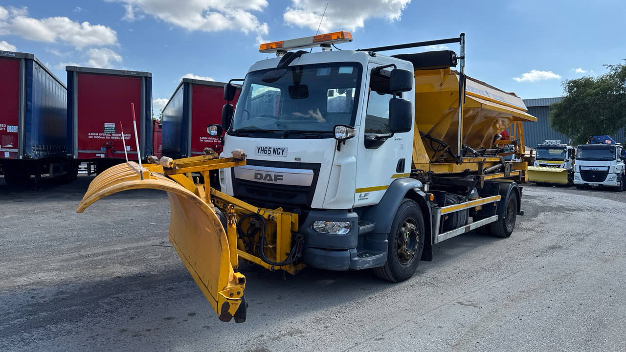 DAF LF 220 - Abrollkipper: das Bild 2 DAF LF 220 - Abrollkipper: das Bild 2