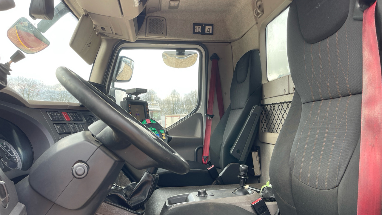 DAF LF 230 - Kehrmaschine: das Bild 5 DAF LF 230 - Kehrmaschine: das Bild 5