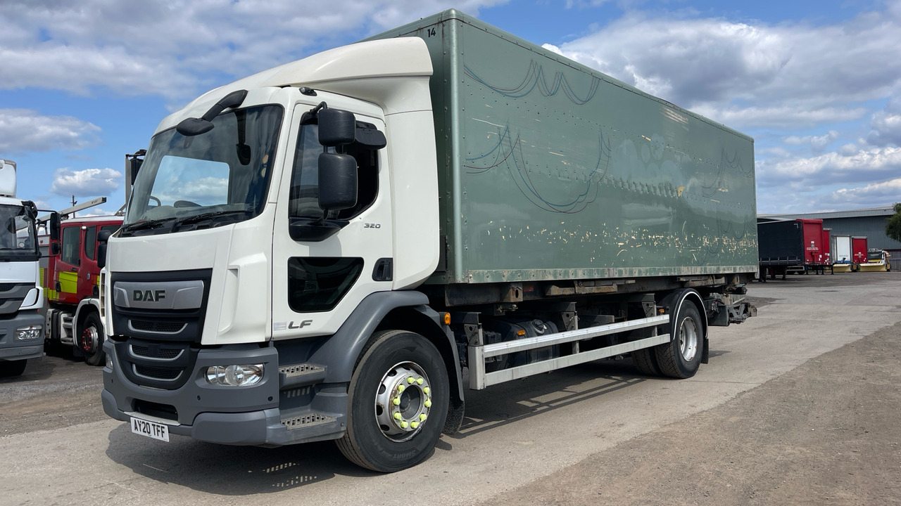 DAF LF 320 - Koffer LKW: das Bild 2 DAF LF 320 - Koffer LKW: das Bild 2