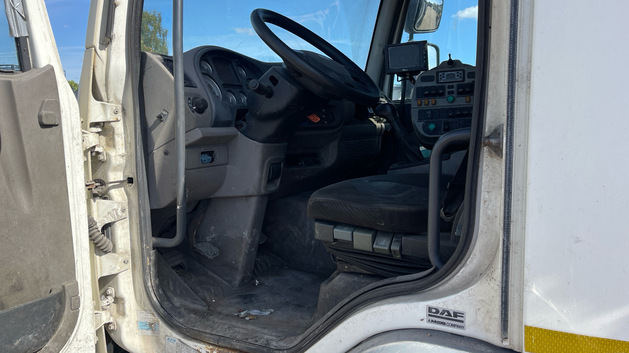 DAF LF 55.220 - Kehrmaschine: das Bild 5 DAF LF 55.220 - Kehrmaschine: das Bild 5