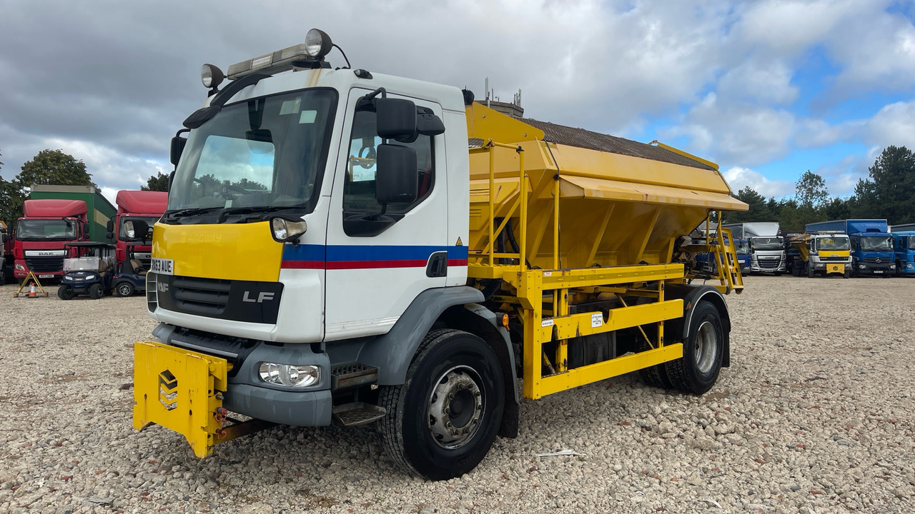 DAF LF 55.220 - Schneeräumfahrzeug: das Bild 2 DAF LF 55.220 - Schneeräumfahrzeug: das Bild 2