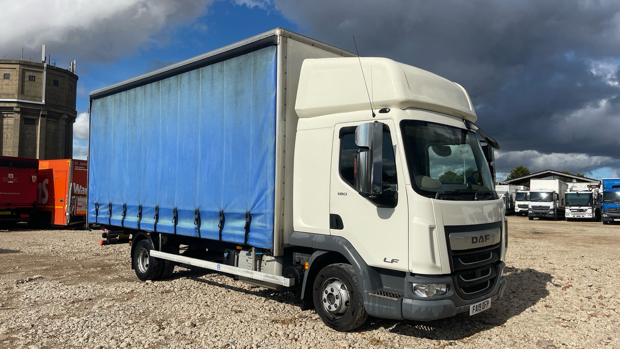 Daf LF 180 - Plane LKW: das Bild 1 Daf LF 180 - Plane LKW: das Bild 1