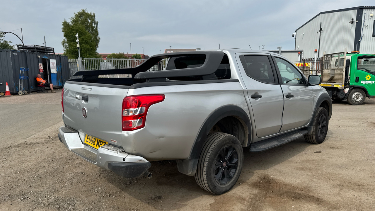 FIAT FULLBACK 2.4 180HP CROSS - Pick-up, Transporter mit Doppelkabine: das Bild 4 FIAT FULLBACK 2.4 180HP CROSS - Pick-up, Transporter mit Doppelkabine: das Bild 4