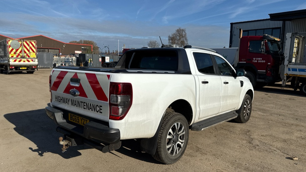 FORD RANGER WILDTRAK 2.0 ECOBLUE - Pick-up, Transporter mit Doppelkabine: das Bild 4 FORD RANGER WILDTRAK 2.0 ECOBLUE - Pick-up, Transporter mit Doppelkabine: das Bild 4