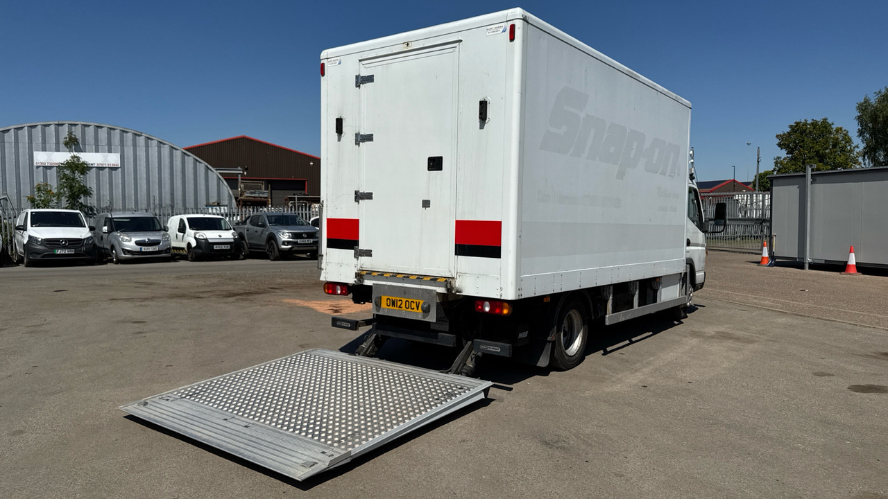 FUSO CANTER 7C18 - Koffer LKW: das Bild 4 FUSO CANTER 7C18 - Koffer LKW: das Bild 4