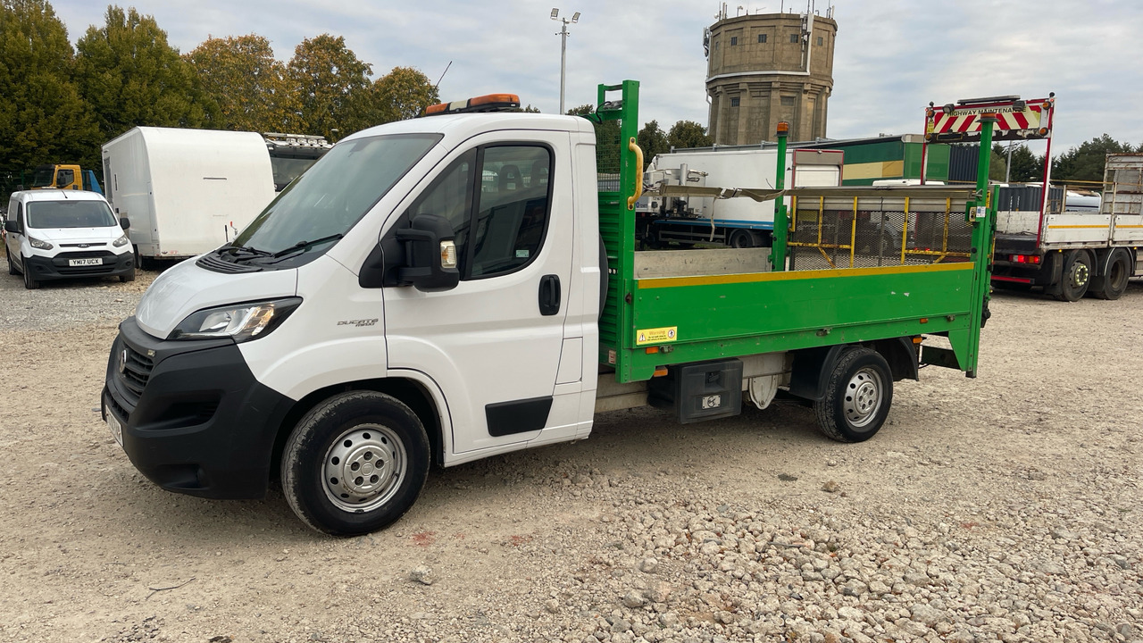 Fiat Ducato 35 2.3 Multijet 140PS - Pritsche Transporter: das Bild 2 Fiat Ducato 35 2.3 Multijet 140PS - Pritsche Transporter: das Bild 2