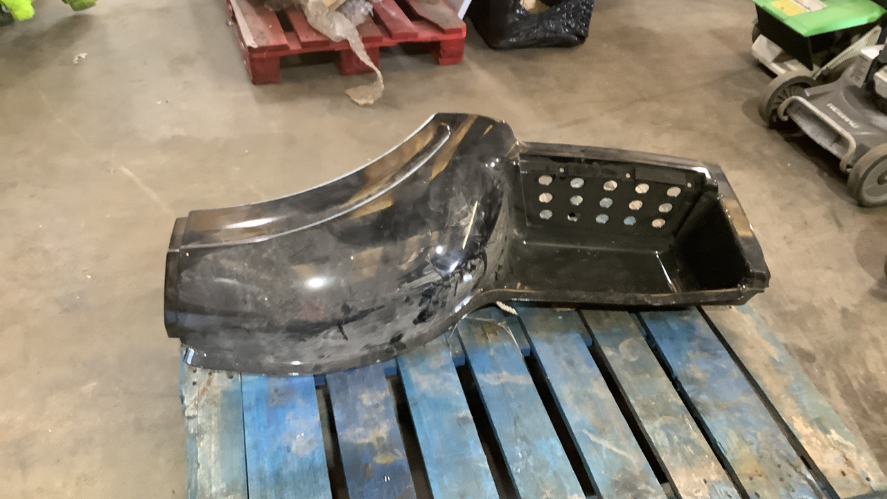 IVECO WHEEL ARCH & STEP - Baugeräte: das Bild 1 IVECO WHEEL ARCH & STEP - Baugeräte: das Bild 1