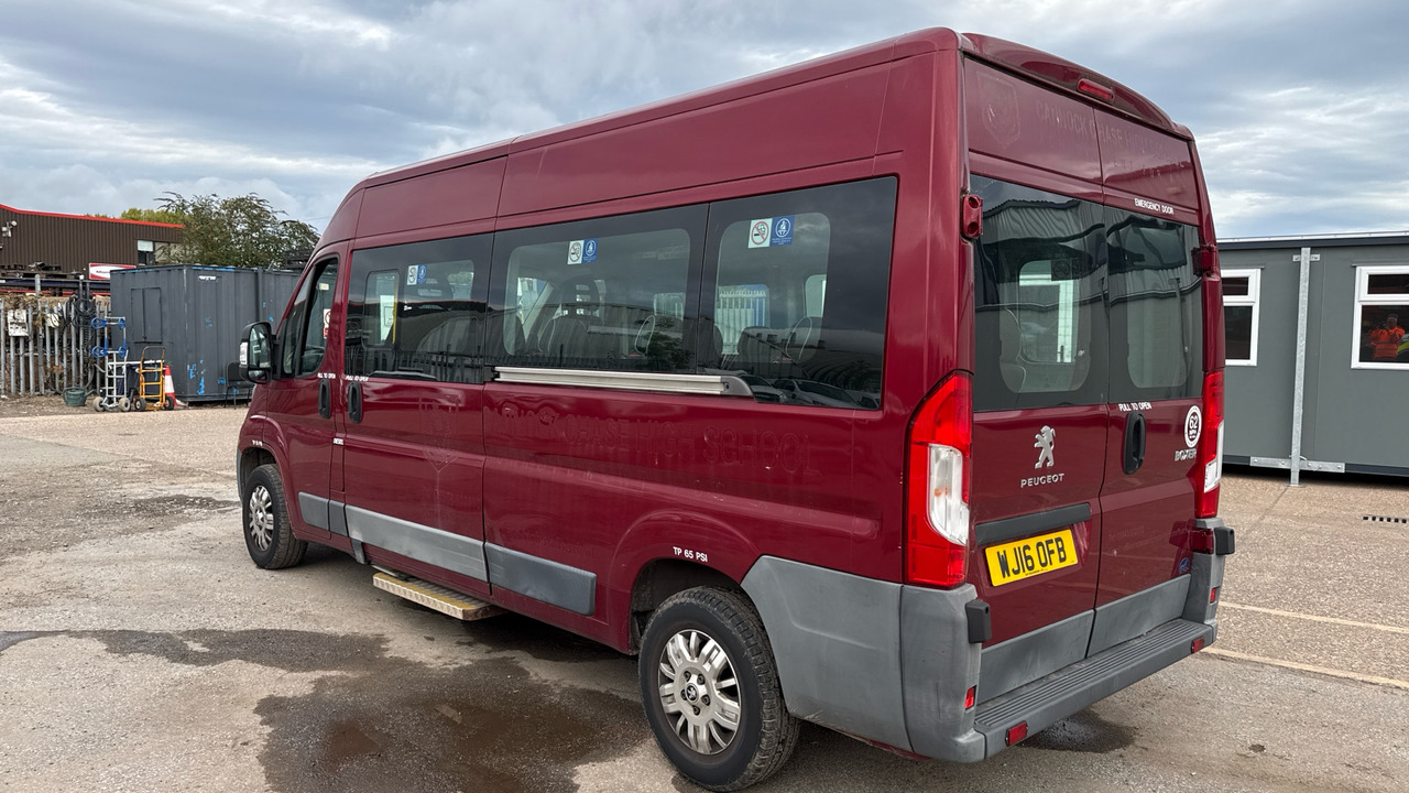 PEUGEOT BOXER 335 2.2 HDi H2 130ps - Kleinbus, Personentransporter: das Bild 3 PEUGEOT BOXER 335 2.2 HDi H2 130ps - Kleinbus, Personentransporter: das Bild 3