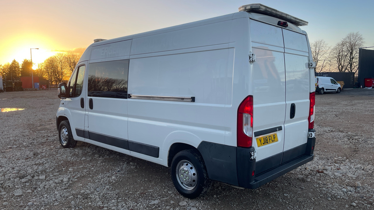 Peugeot Boxer 335 2.0 BLUE HDI 130PS - Transporter mit Doppelkabine: das Bild 3 Peugeot Boxer 335 2.0 BLUE HDI 130PS - Transporter mit Doppelkabine: das Bild 3