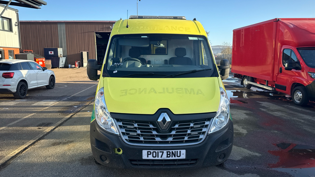 Krankenwagen RENAULT MASTER 150.39: das Bild 12