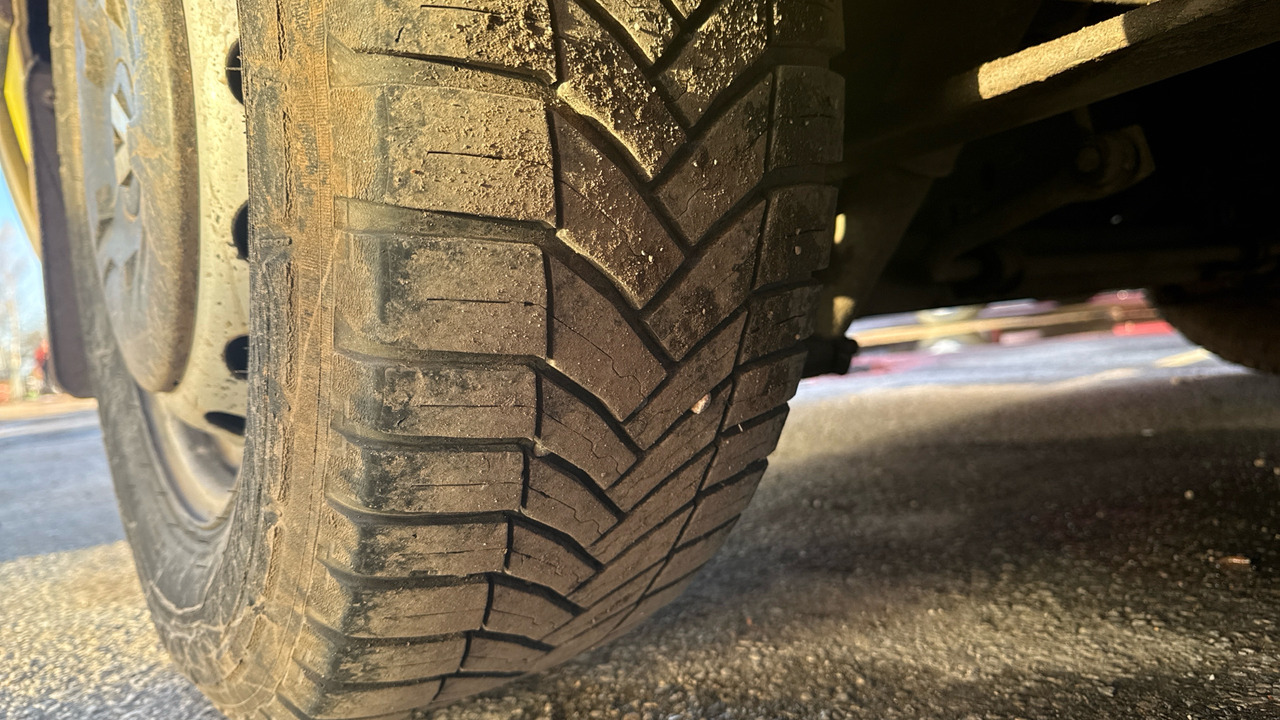 Krankenwagen RENAULT MASTER 150.39: das Bild 17