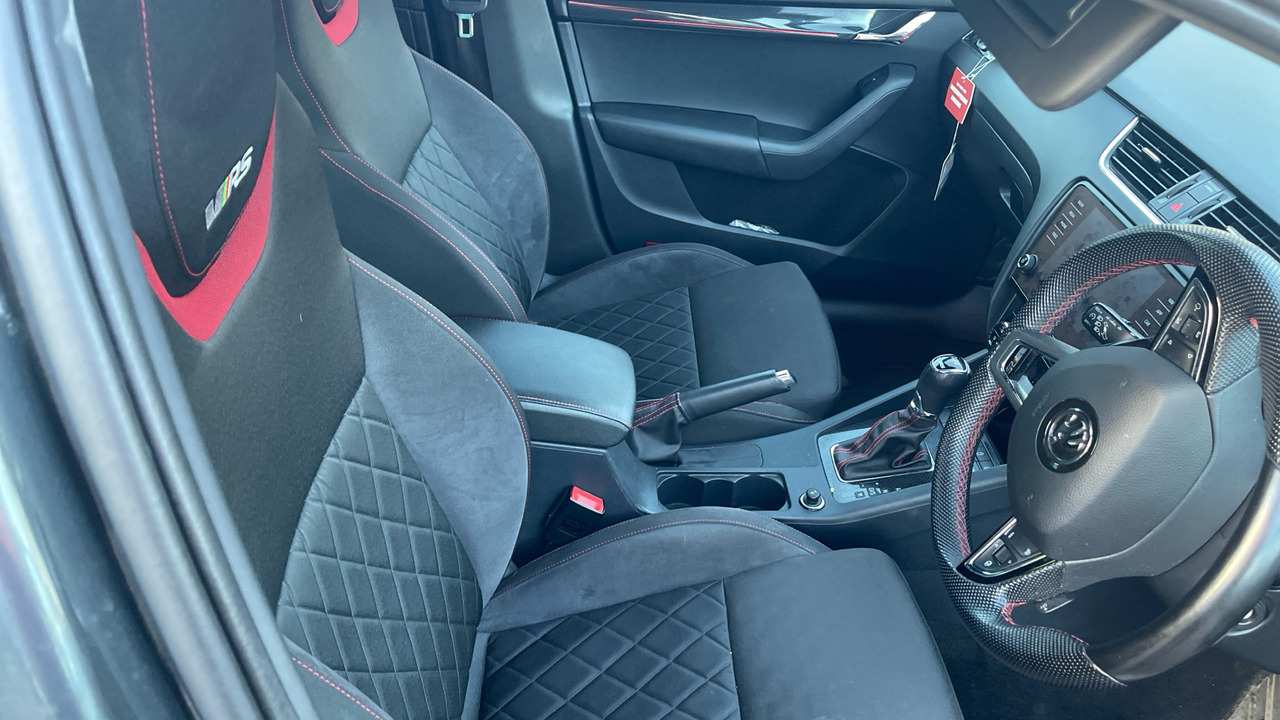 SKODA OCTAVIA 2.0 TSI 245PS VRS - Kombi: das Bild 5 SKODA OCTAVIA 2.0 TSI 245PS VRS - Kombi: das Bild 5