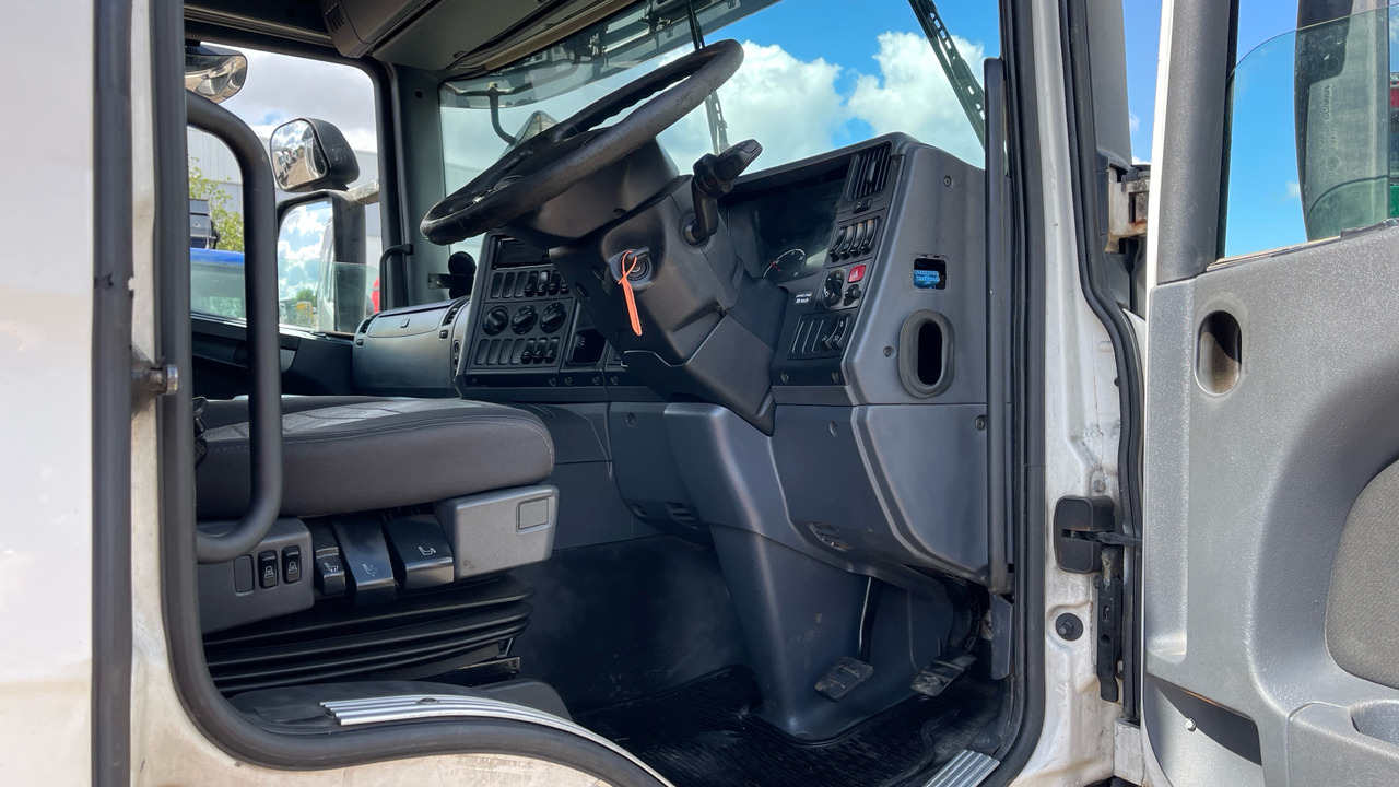 SCANIA P 410 - Sattelzugmaschine: das Bild 5 SCANIA P 410 - Sattelzugmaschine: das Bild 5