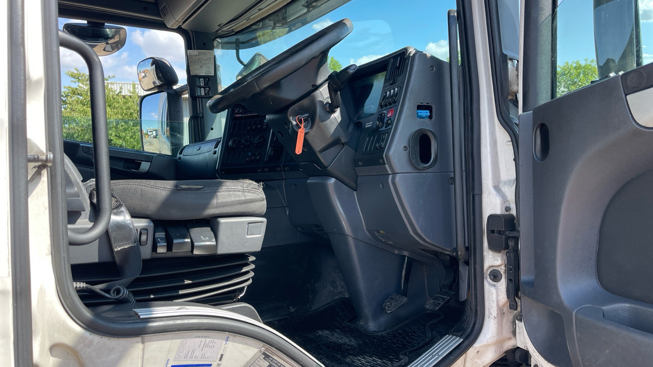 SCANIA P 410 - Sattelzugmaschine: das Bild 5 SCANIA P 410 - Sattelzugmaschine: das Bild 5