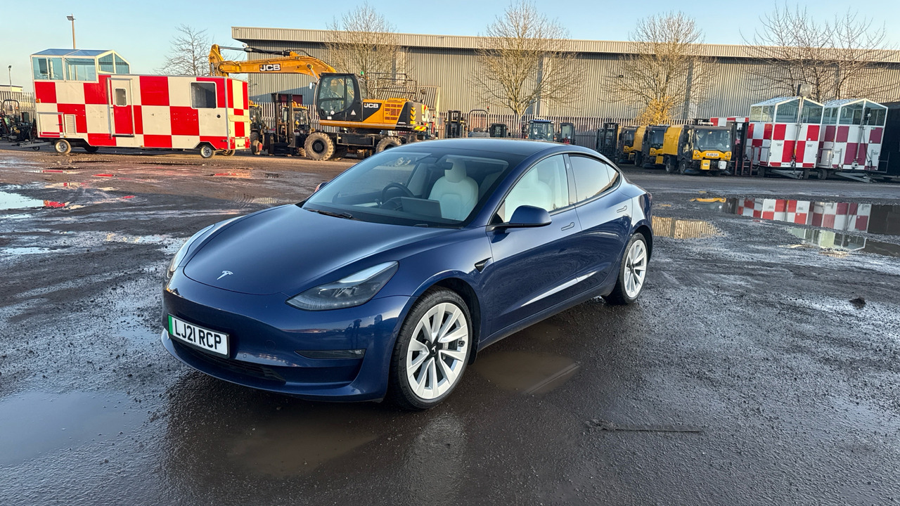 TESLA MODEL 3 LONG RANGE DUEL MOTOR - Limousine: das Bild 2 TESLA MODEL 3 LONG RANGE DUEL MOTOR - Limousine: das Bild 2