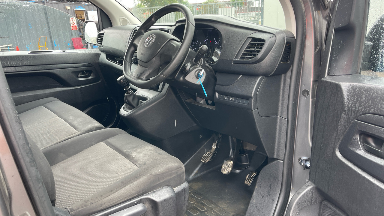 VAUXHALL VIVARO 3100 2.0D 145PS - Kleintransporter: das Bild 5 VAUXHALL VIVARO 3100 2.0D 145PS - Kleintransporter: das Bild 5