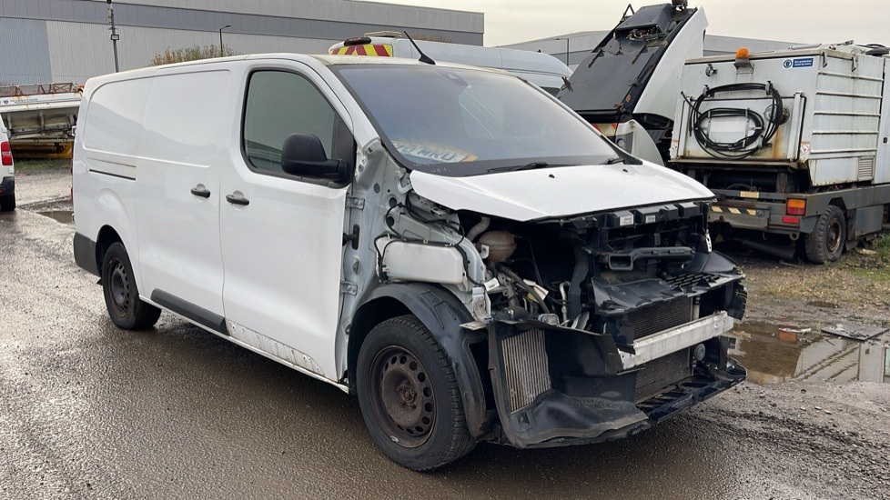 VAUXHALL VIVARO 3100 2.0D DYNAMIC 120PS - Kleintransporter: das Bild 4 VAUXHALL VIVARO 3100 2.0D DYNAMIC 120PS - Kleintransporter: das Bild 4