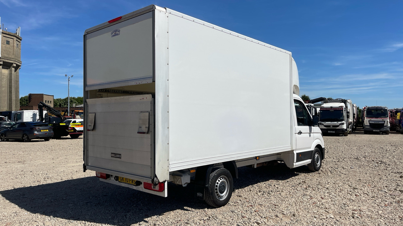 VOLKSWAGEN CRAFTER CR35 2.0 TDI 140PS - Koffer Transporter: das Bild 4 VOLKSWAGEN CRAFTER CR35 2.0 TDI 140PS - Koffer Transporter: das Bild 4