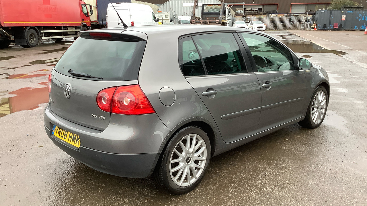VOLKSWAGEN GOLF GT 2.0 TDI 140PS - Schrägheck: das Bild 4 VOLKSWAGEN GOLF GT 2.0 TDI 140PS - Schrägheck: das Bild 4