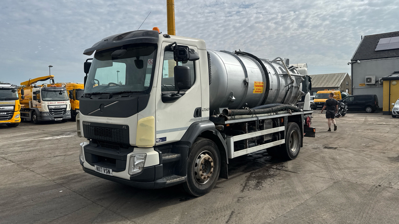 VOLVO FL 250 - Saug-/ Spülfahrzeug: das Bild 2 VOLVO FL 250 - Saug-/ Spülfahrzeug: das Bild 2