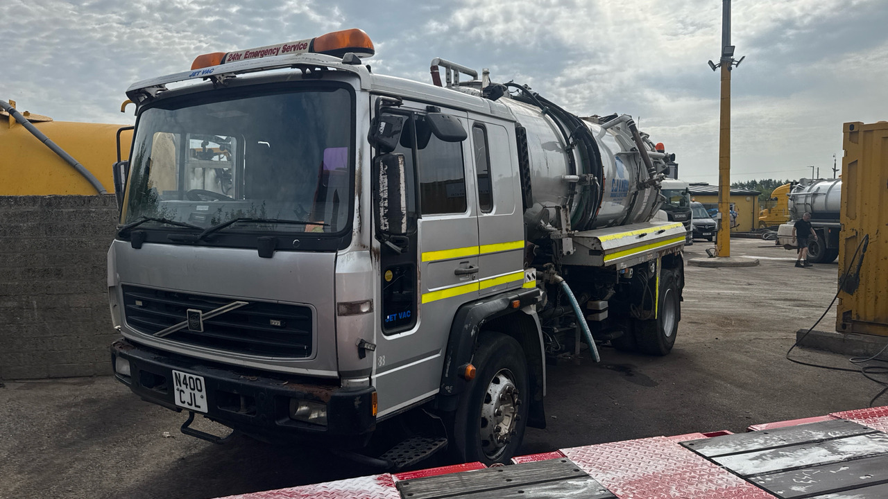 VOLVO FL - Saug-/ Spülfahrzeug: das Bild 2 VOLVO FL - Saug-/ Spülfahrzeug: das Bild 2