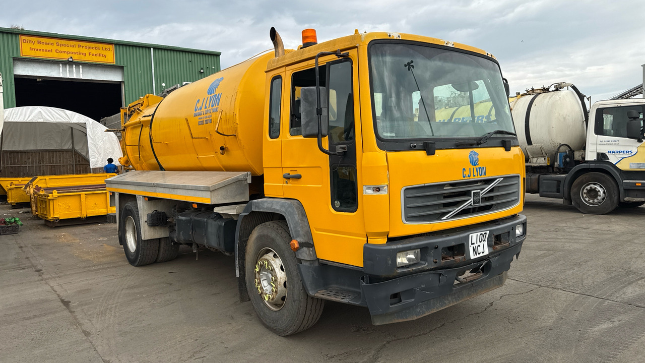 VOLVO FL - Saug-/ Spülfahrzeug: das Bild 1 VOLVO FL - Saug-/ Spülfahrzeug: das Bild 1